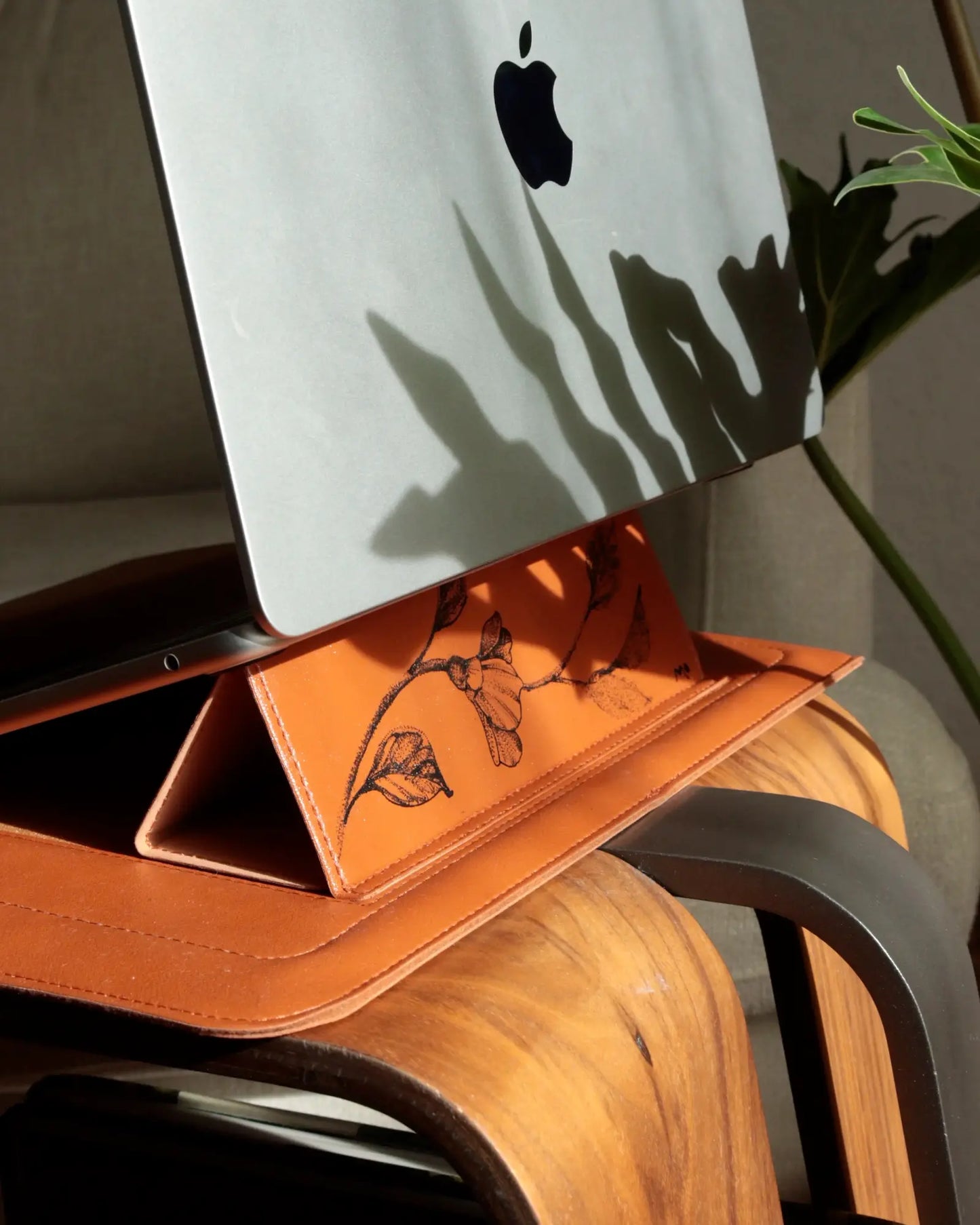 Funda Set-Up 15–16" · Morfogénesis — Serie 004