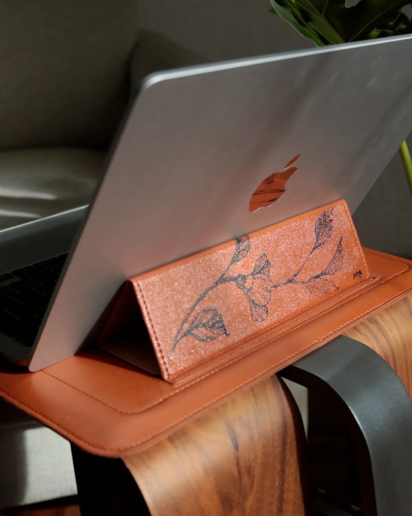 Funda Set-Up 15–16" · Morfogénesis — Serie 004